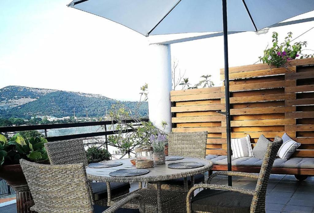 Port View Suites 2 Kavala Esterno foto