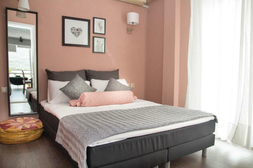 Port View Suites 2 Kavala Esterno foto