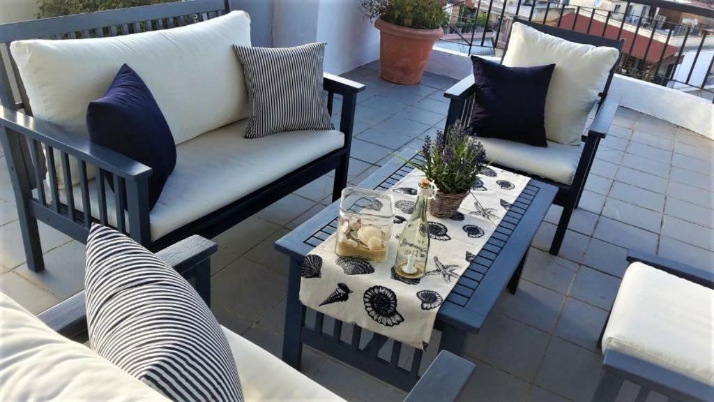 Port View Suites 2 Kavala Esterno foto