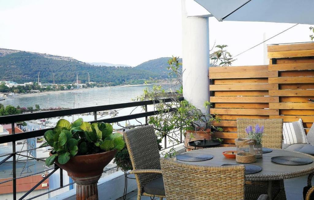 Port View Suites 2 Kavala Esterno foto
