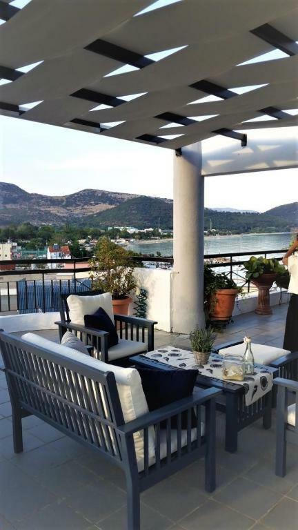 Port View Suites 2 Kavala Esterno foto